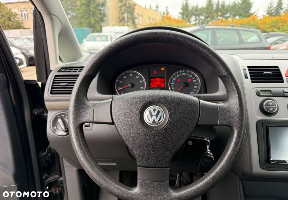 Volkswagen Touran - 15