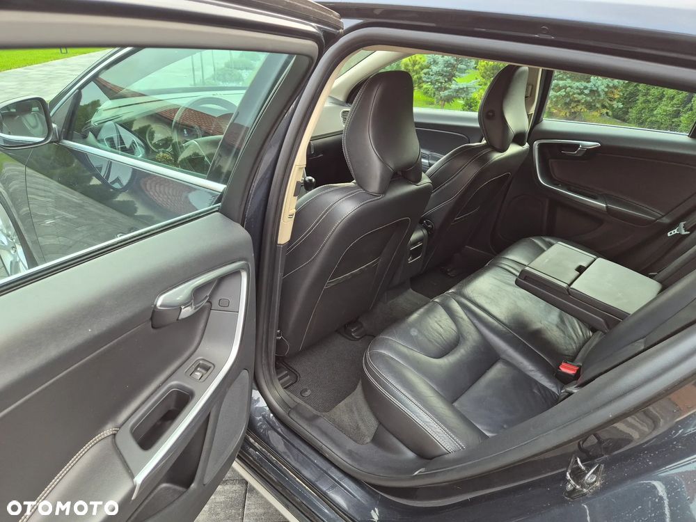 Volvo V60 T4 Summum - 19