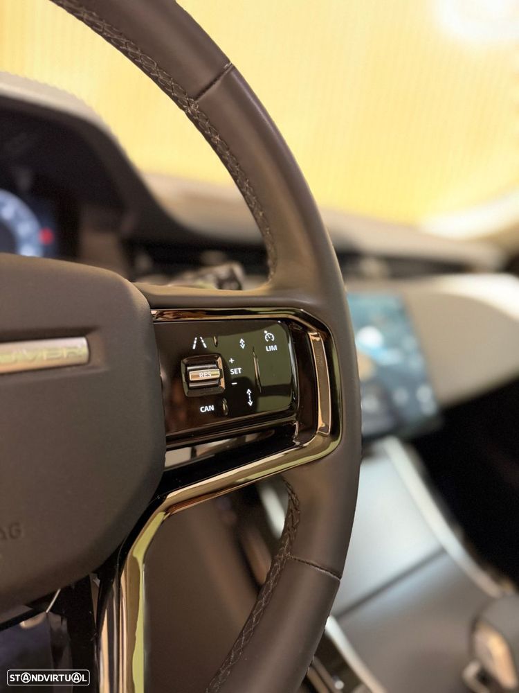 Land Rover Range Rover Evoque P300e R-Dynamic SE - 13