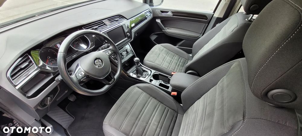 Volkswagen Touran 2.0 TDI DPF Highline - 6