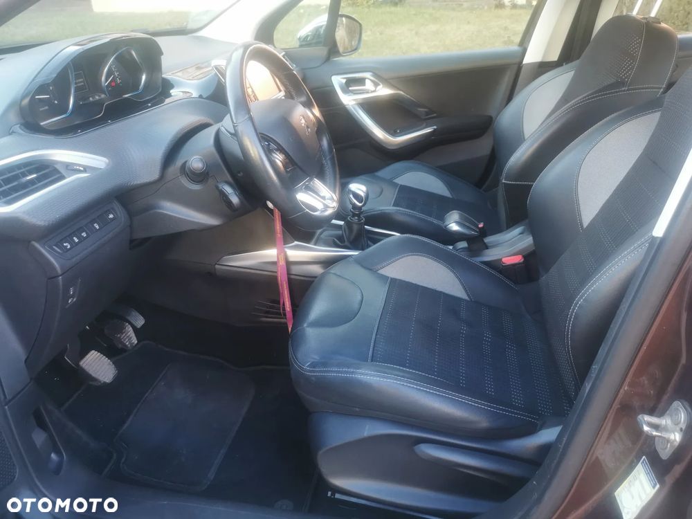 Peugeot 2008 e-HDi FAP 115 STOP & START Allure - 9