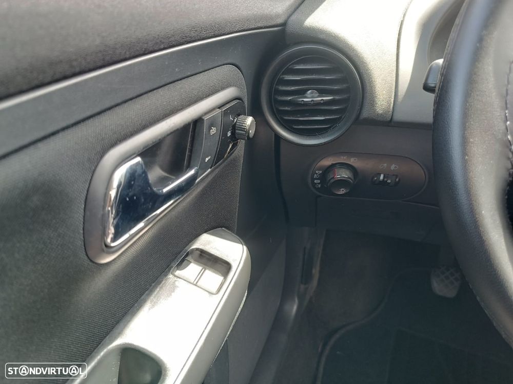 SEAT Ibiza 1.4 16V Sport - 16