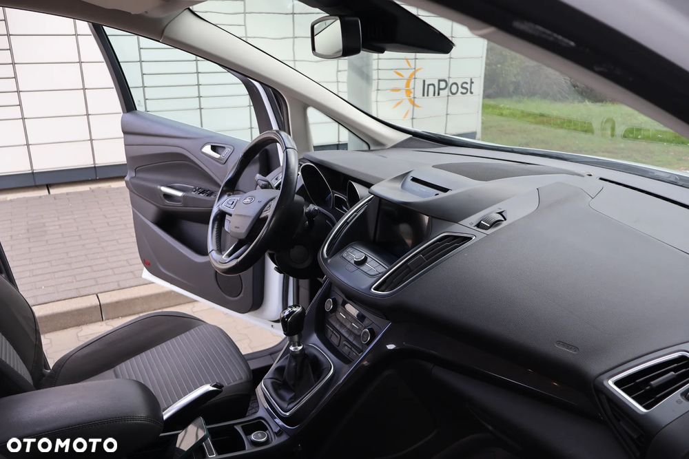 Ford Grand C-MAX - 17