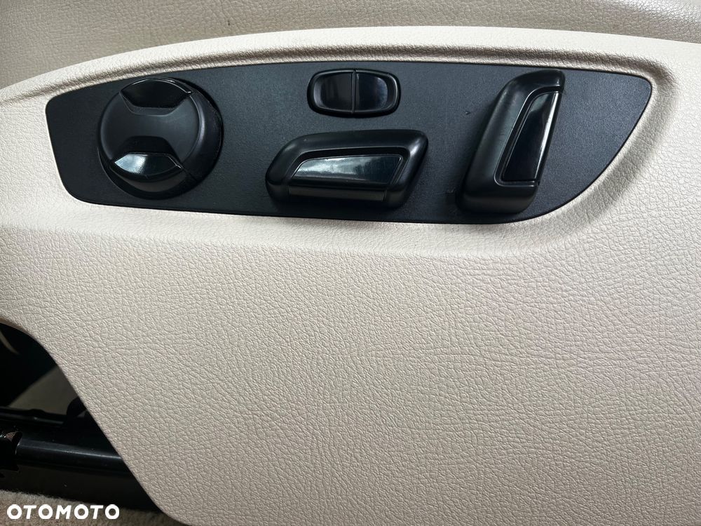 Volkswagen Touareg 3.0 V6 TDI BMT Perfectline - 22