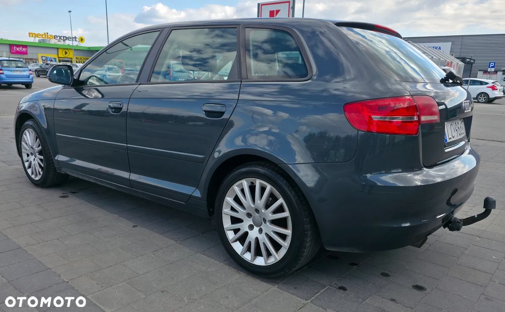 Audi A3 Sportback 1.6 Ambiente - 9