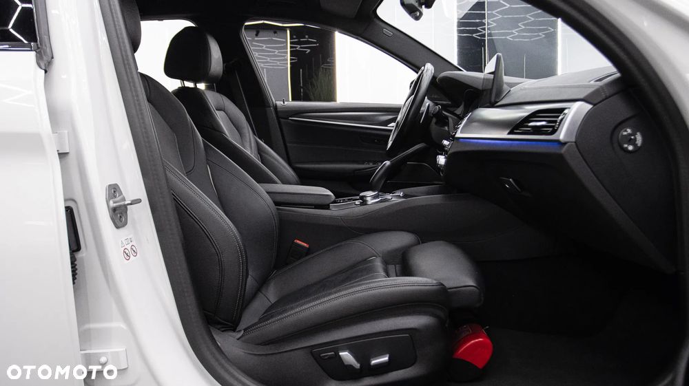BMW Seria 5 530i xDrive mHEV M Sport sport - 21