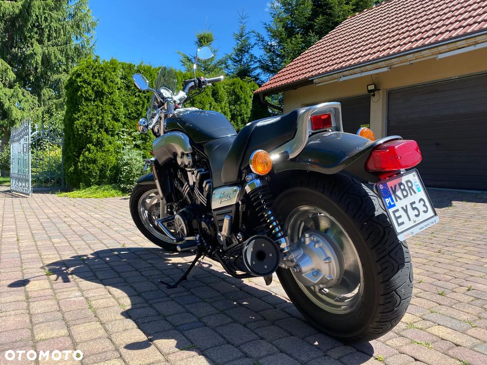 Yamaha V-MAX - 5