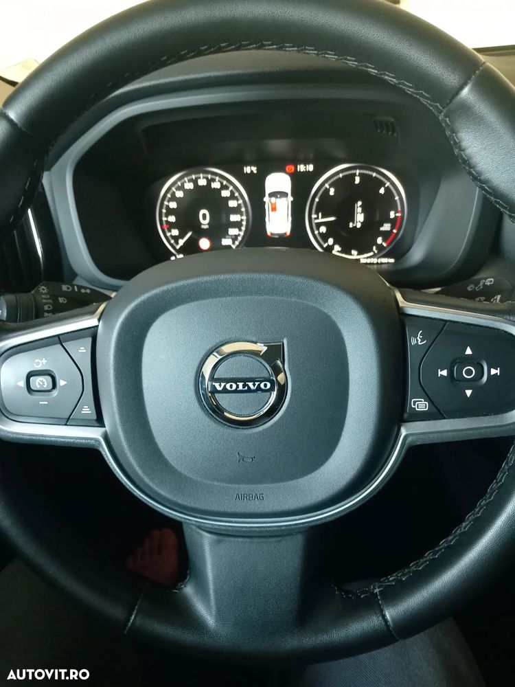 Volvo XC 60 D4 Momentum Pro - 27