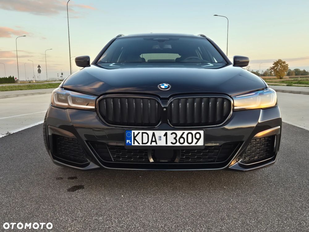 BMW Seria 5 2021 photo 3