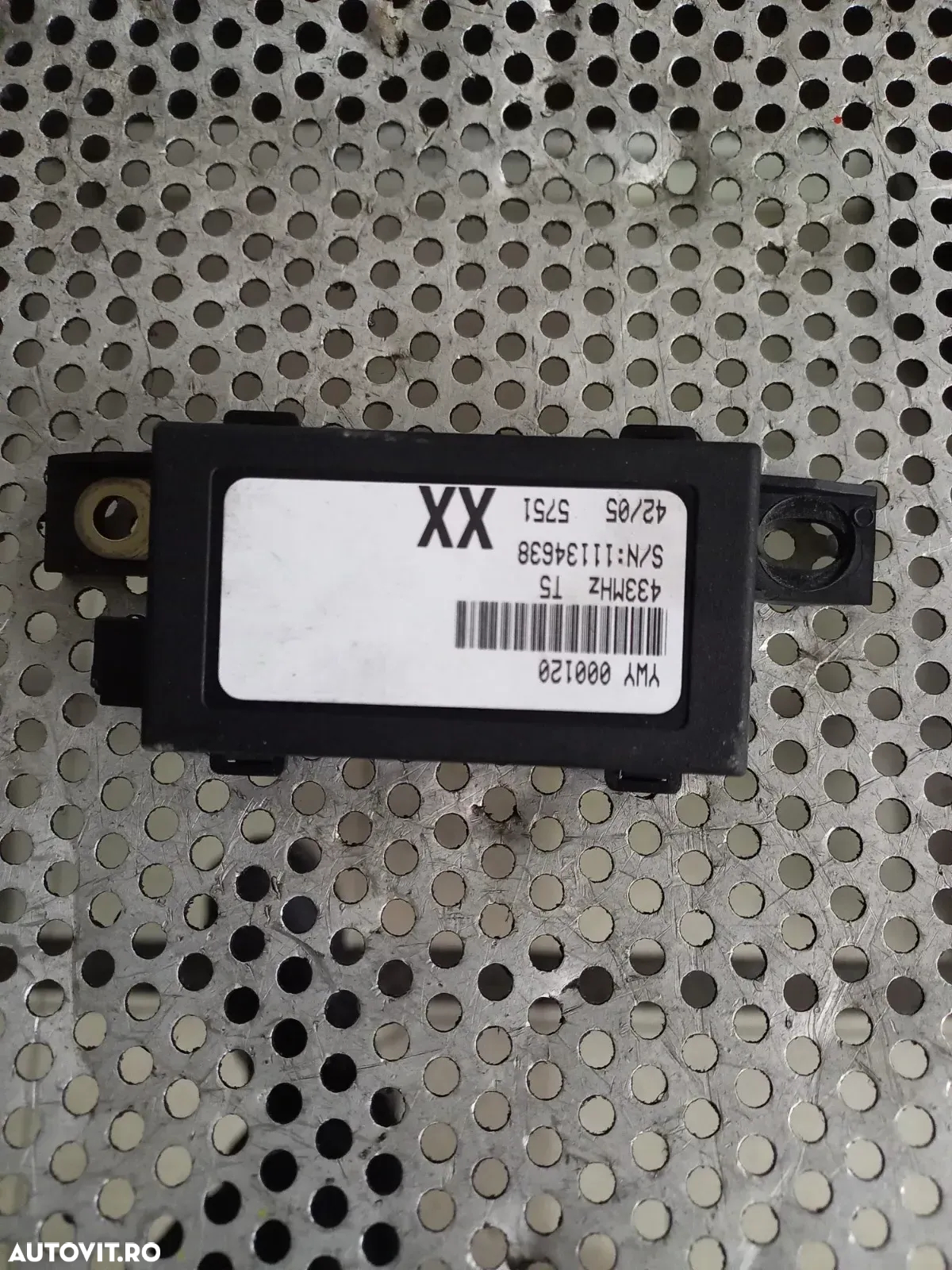 Senzor Alarma Land Rover Range Rover Sport L320 Discovey 3 Motor 276DT An 2005-2006-2007-2008-2009-2010-2011-2012 Cod YWY000120 Dezmembrez Range Rover Sport L320 2.7 Tdv6 Motor 276DT - Dezmembrari Arad - 3