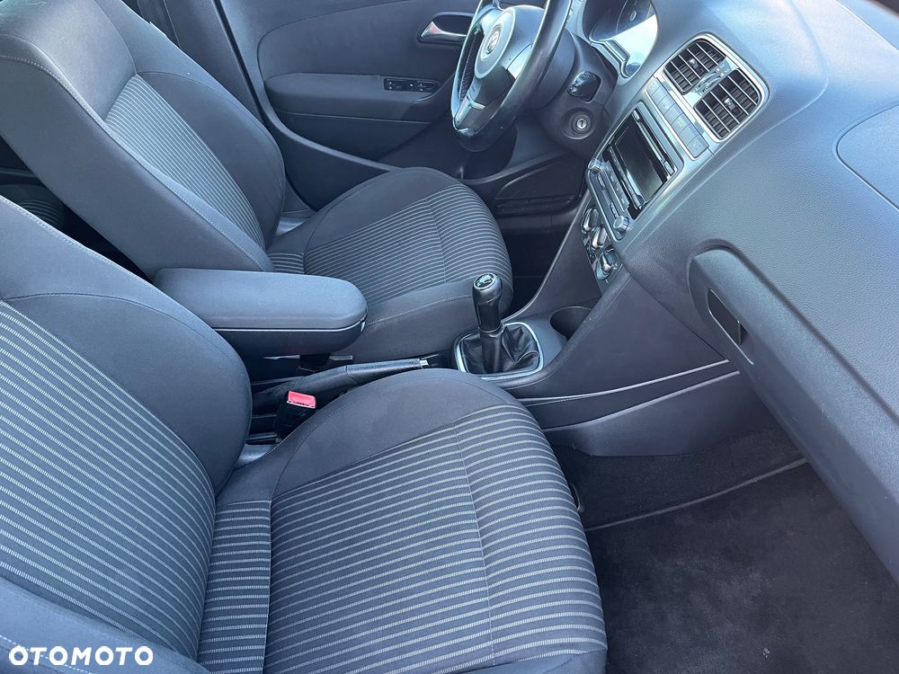 Volkswagen Polo 1.4 16V Highline - 25