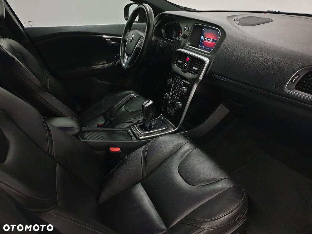 Volvo V40 D4 Inscription - 26