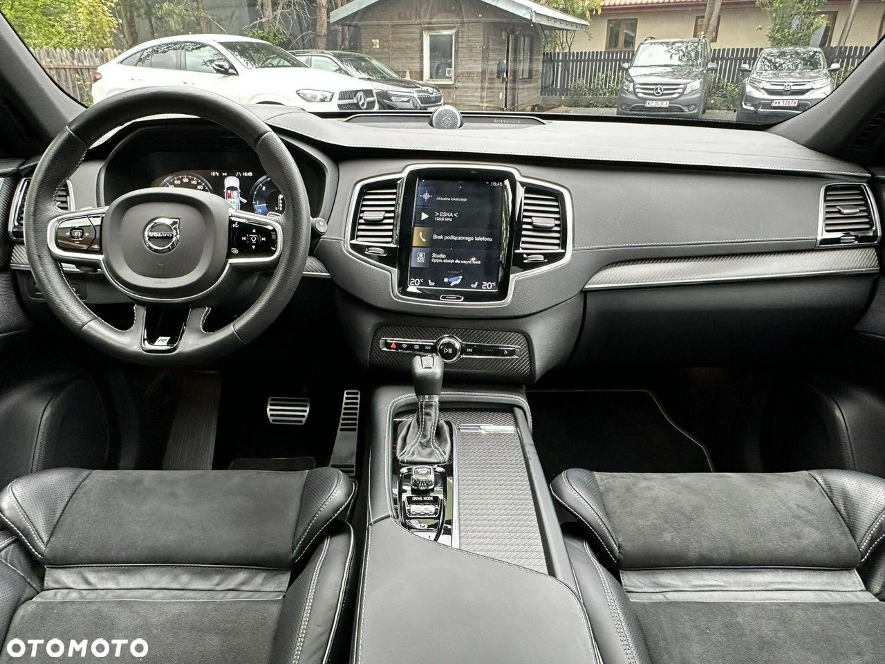 Volvo XC 90 D5 AWD R-Design 7os - 29
