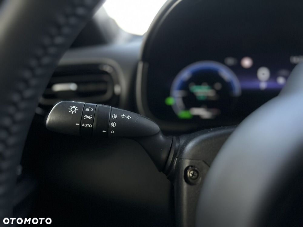 Toyota Yaris Hybrid 1.5 Executive - 28