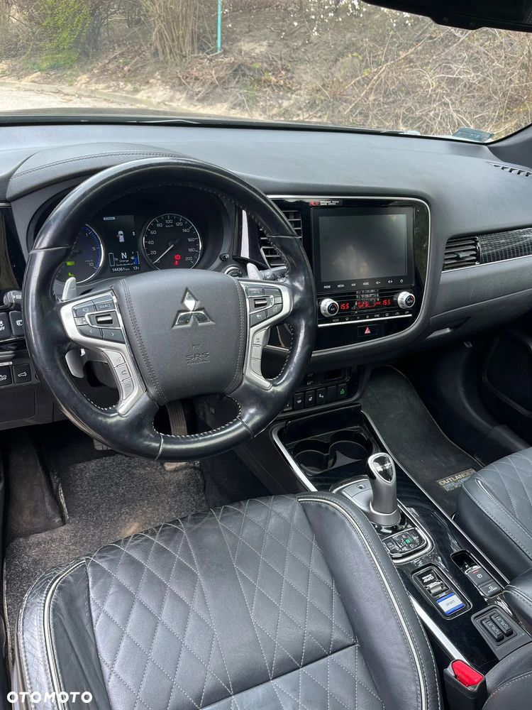 Mitsubishi Outlander Intense + - 8