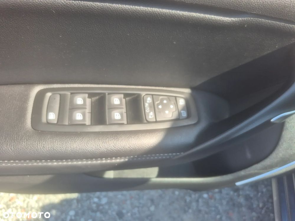 Renault Megane TCe 140 GPF TECHNO - 10