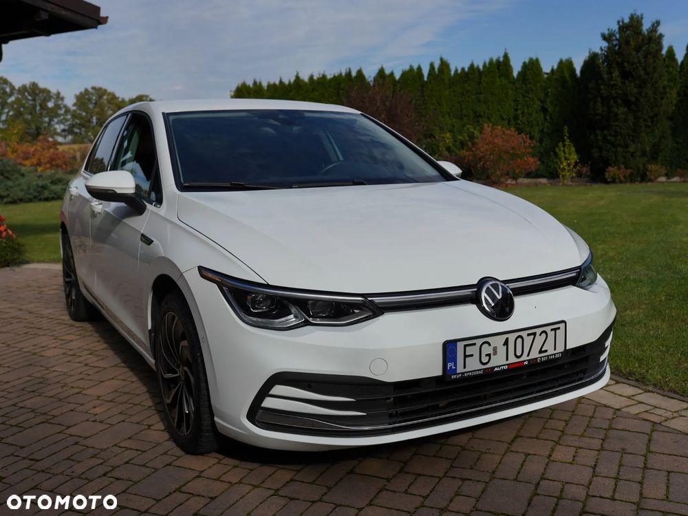 Volkswagen Golf 1.5 eTSI Style DSG - 2