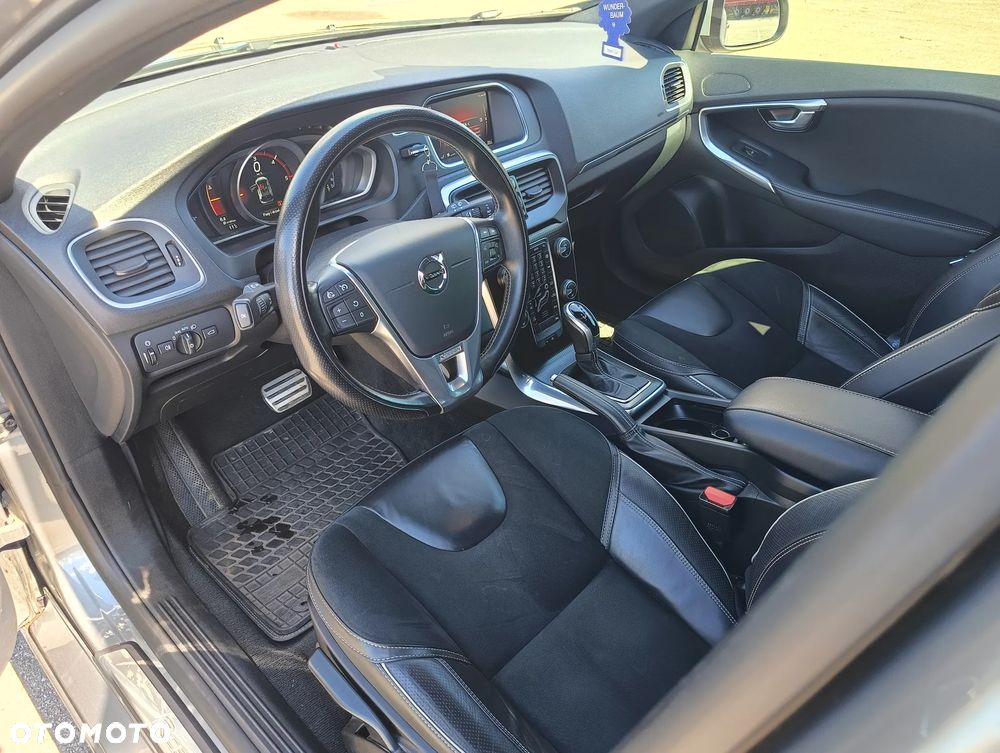 Volvo V40 D2 Geartronic RDesign - 15