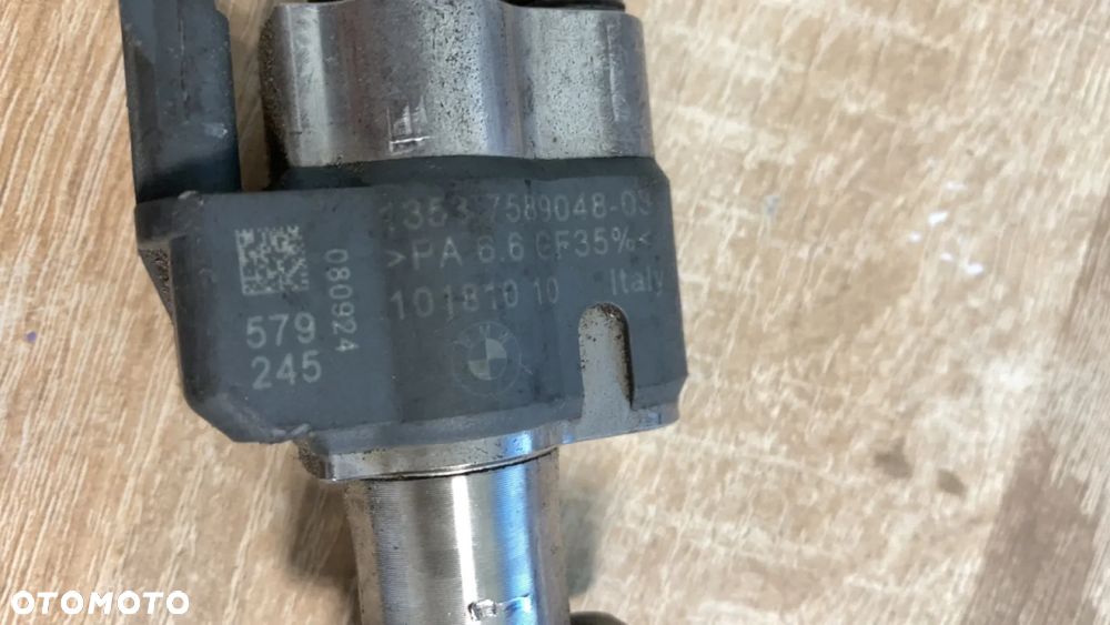 BMW E90 E87 WTRYSKIWACZ 7589048 - 3