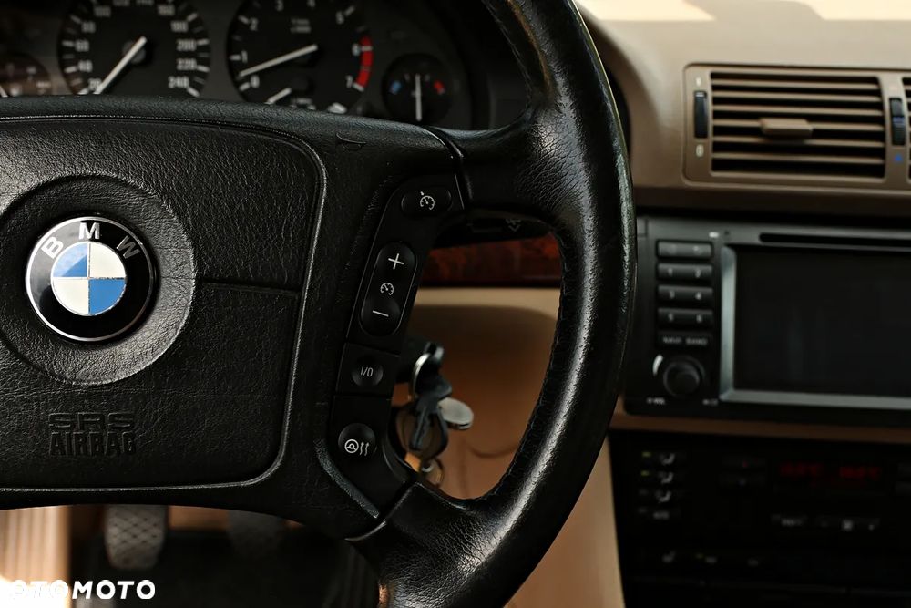 BMW Seria 5 535i - 25