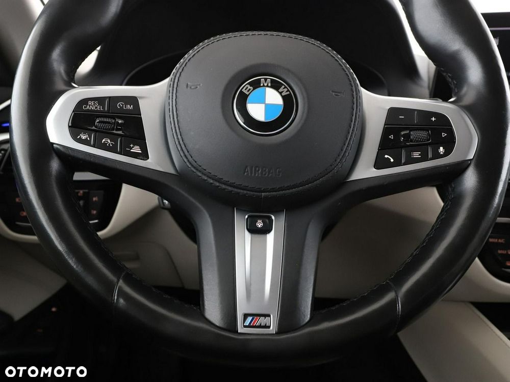 BMW Seria 5 530e iPerformance xDrive Luxury Line - 23