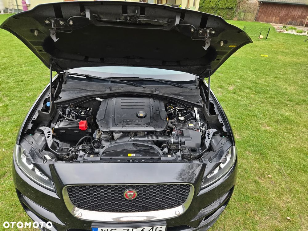 Jaguar F-Pace 2.0 i4D AWD Prestige - 4
