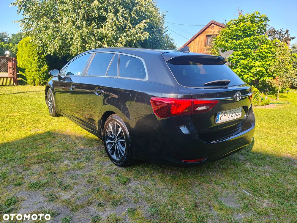 Toyota Avensis 2.0 D-4D Prestige - 12