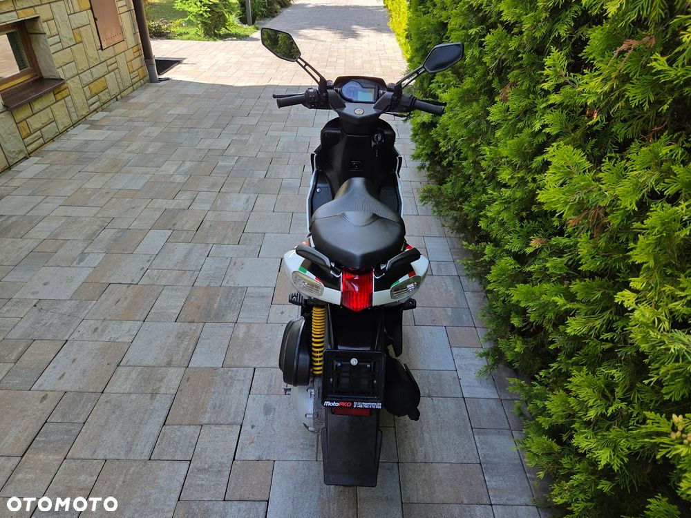 Aprilia SR - 9