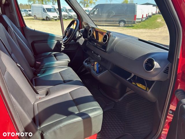 Mercedes-Benz Sprinter 319 - 8