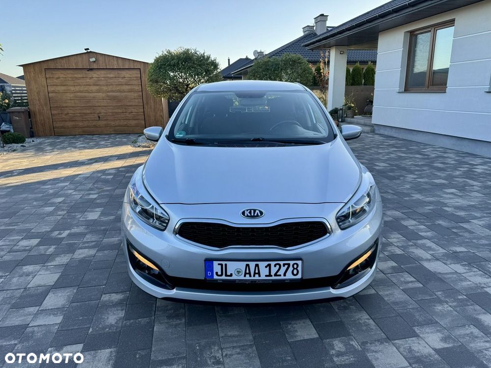Kia Ceed - 21