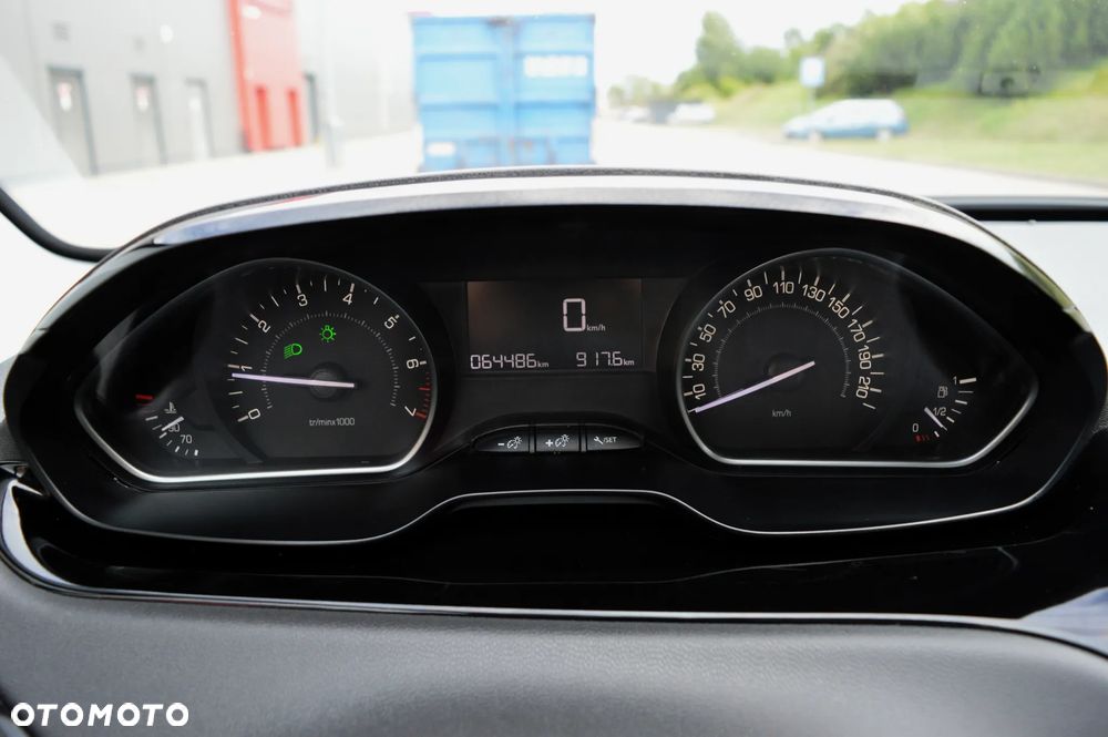 Peugeot 208 1.2 PureTech Allure - 40
