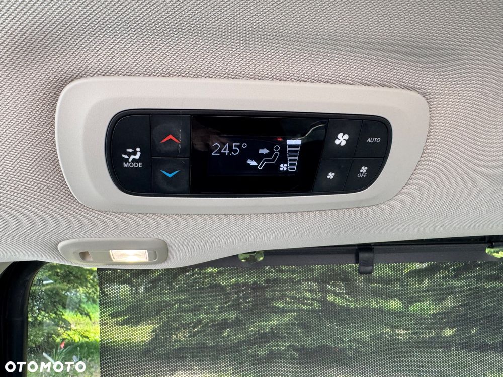Chrysler Pacifica - 38
