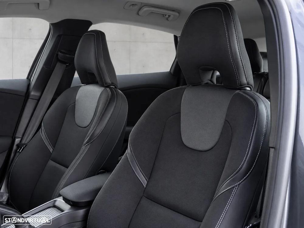 Volvo V40 2.0 D3 Momentum - 7