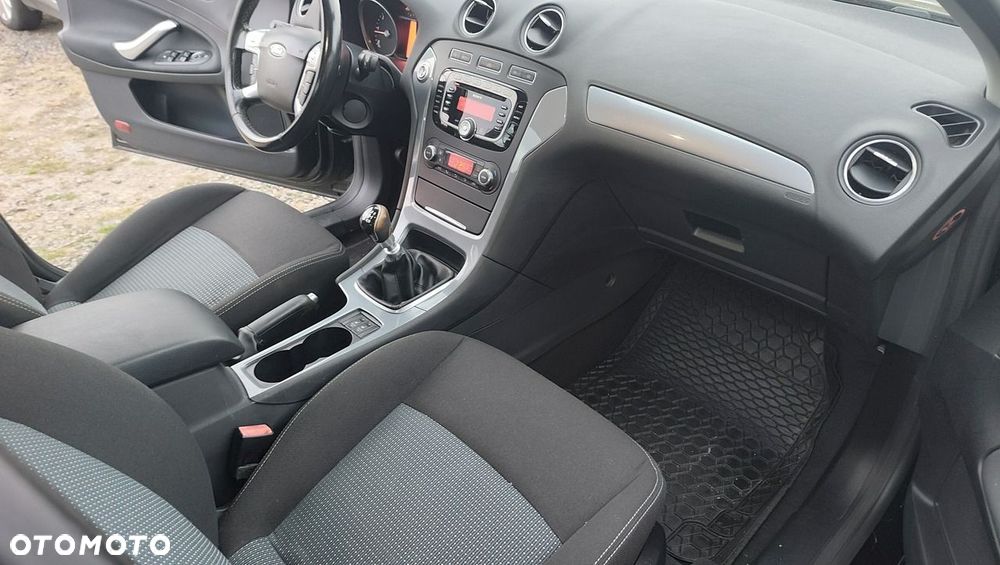 Ford Mondeo - 14