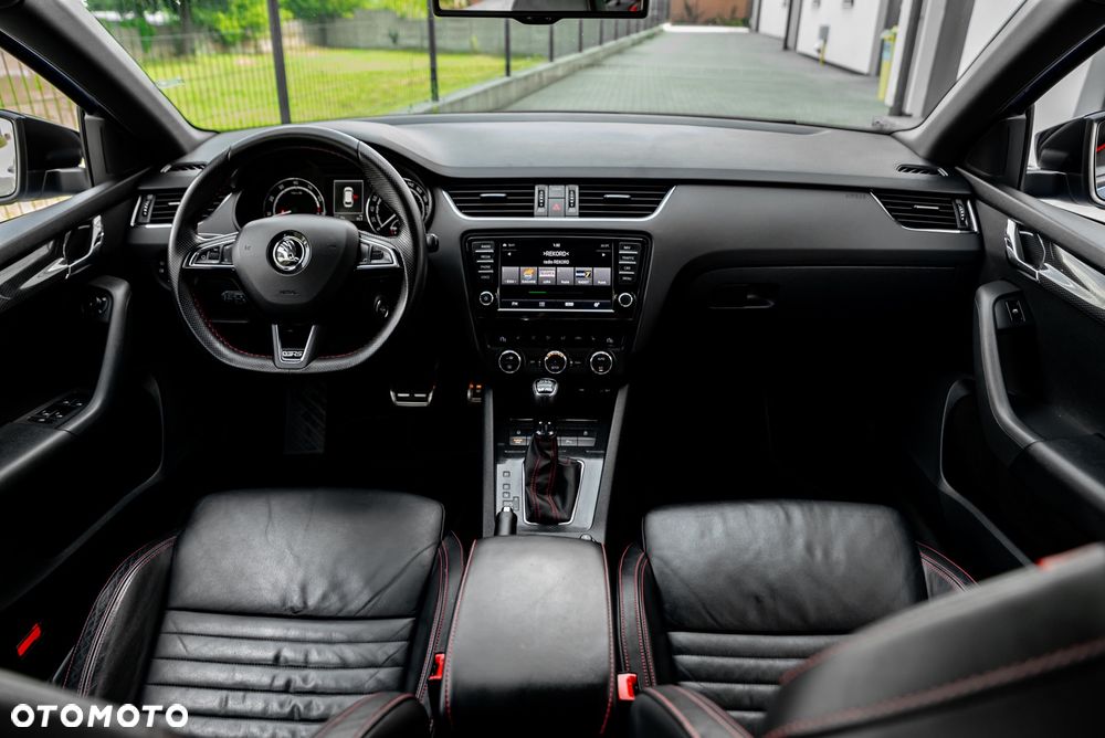 Skoda Octavia 2.0 TSI (Green tec) DSG RS - 27