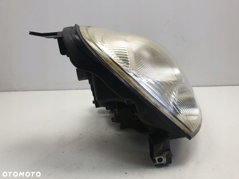LAMPA PRAWA Suzuki Liana PRZEDNIA przód EUROPA - 9