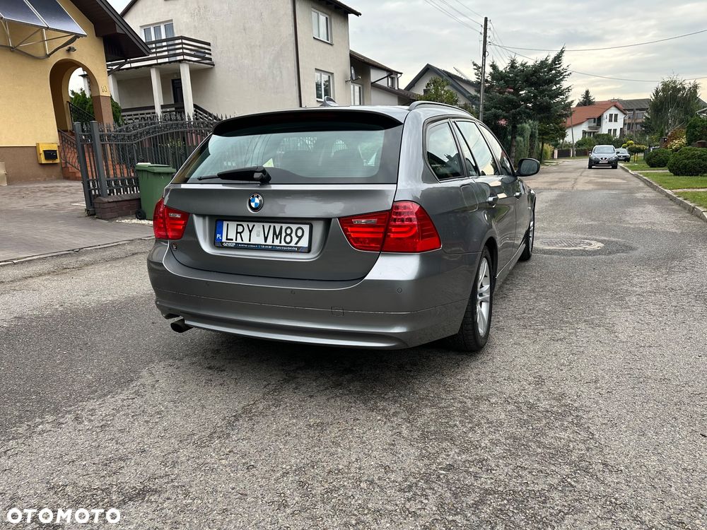 BMW Seria 3 318i - 17