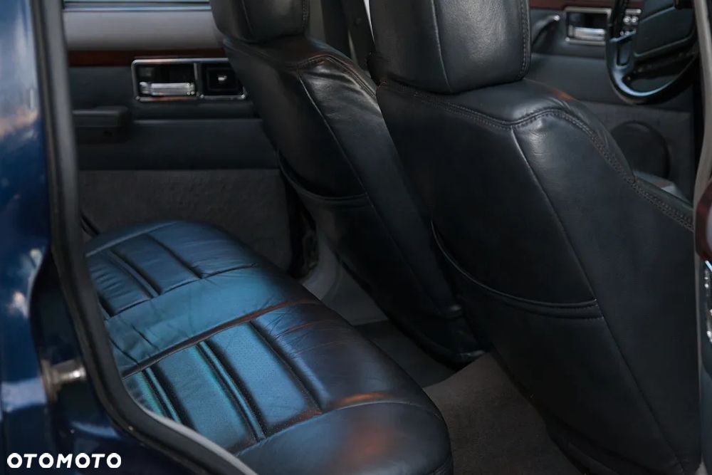 Jeep Cherokee - 8