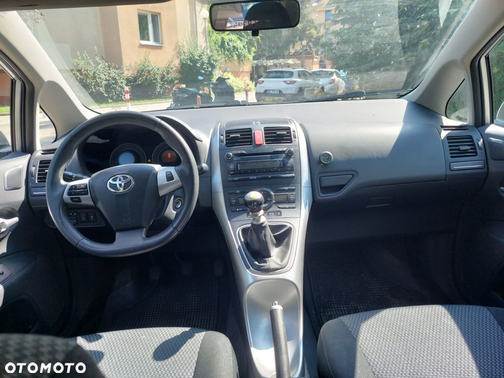 Toyota Auris - 21