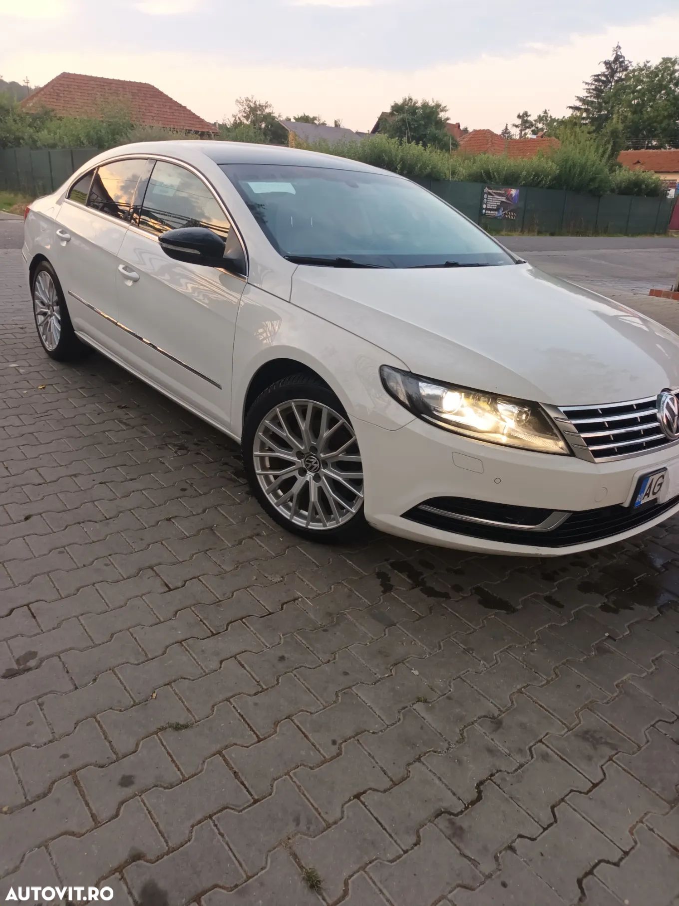 Volkswagen Passat CC 2.0 TDI BlueMotion Technology Exclusive - 1