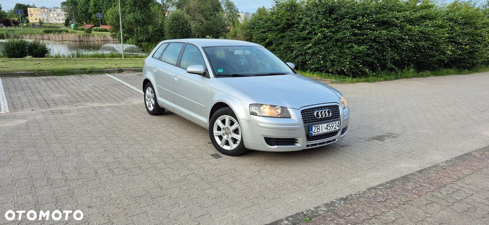 Audi A3 Sportback - 1