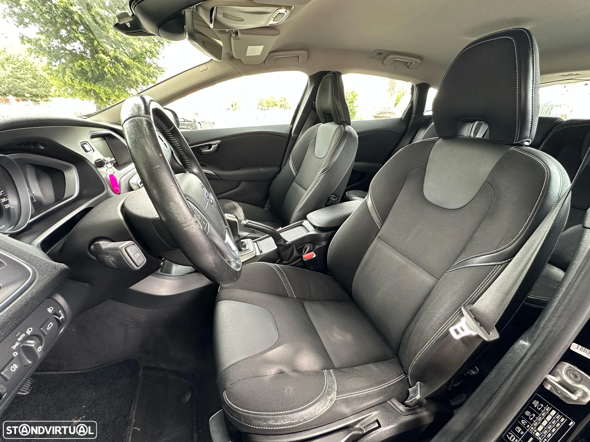 Volvo V40 2.0 D2 Momentum Eco - 9