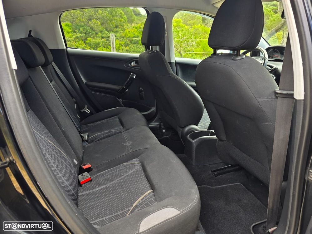 Peugeot 208 1.2 VTi Access - 16