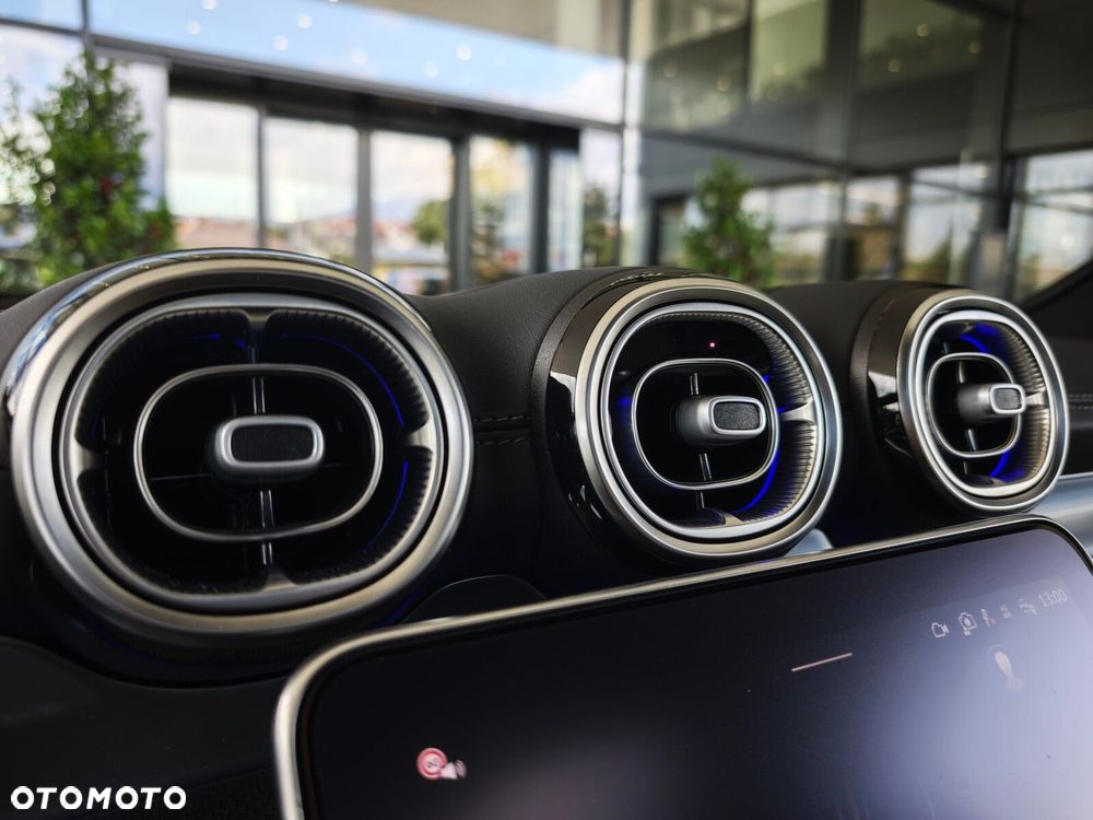 Mercedes-Benz GLC - 24