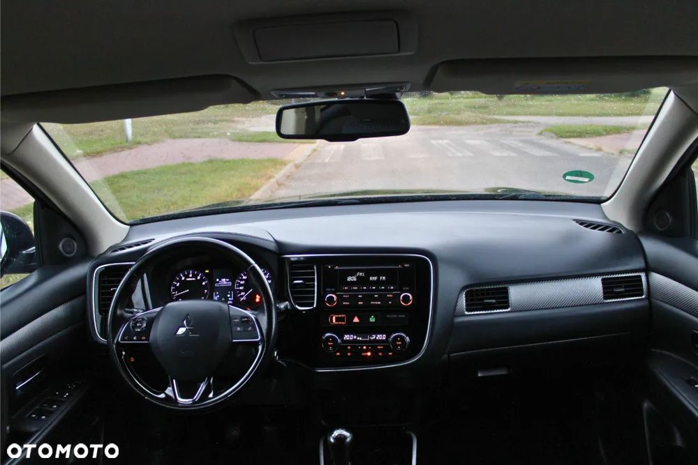 Mitsubishi Outlander 2.0 Intense + 2WD - 25