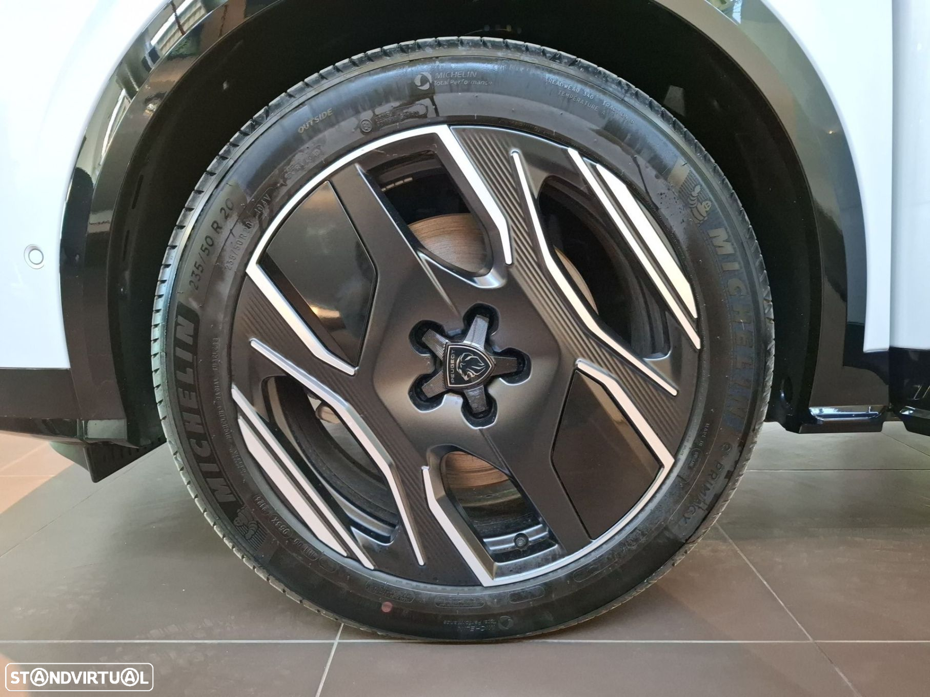 Peugeot E-3008 73 kWh GT - 23