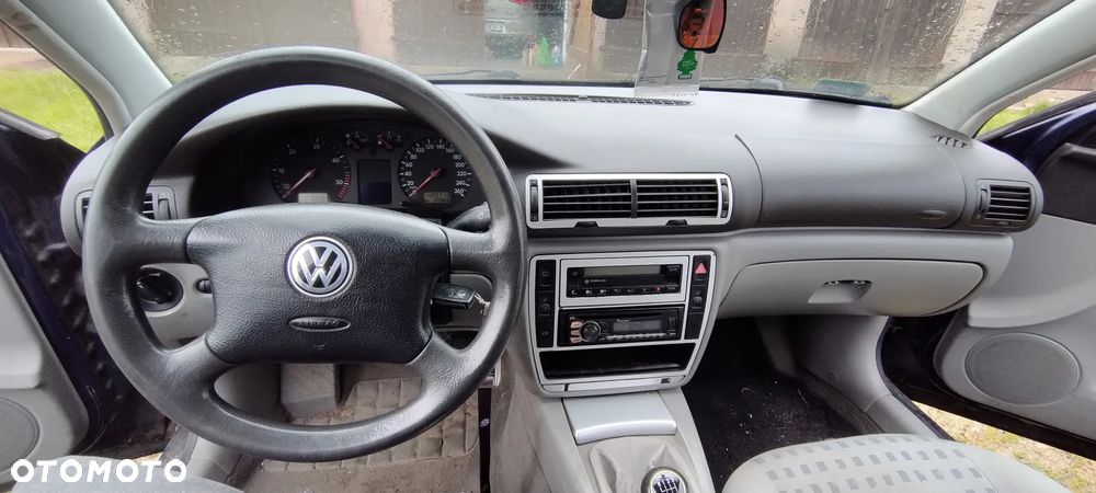 Volkswagen Passat 1.9 TDI - 11