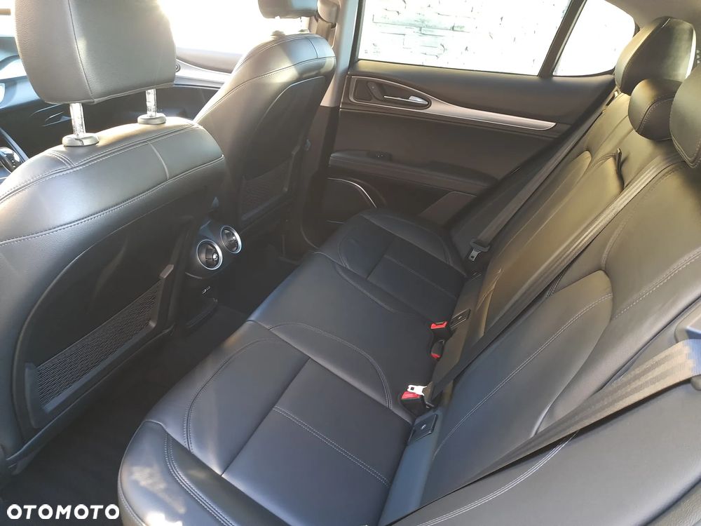 Alfa Romeo Stelvio - 20