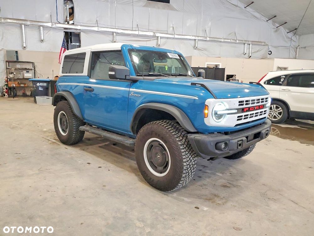 Ford Bronco - 5