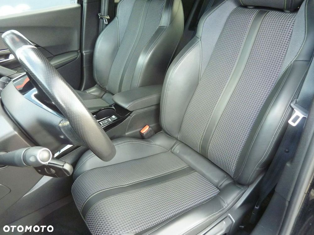 Peugeot 2008 - 10